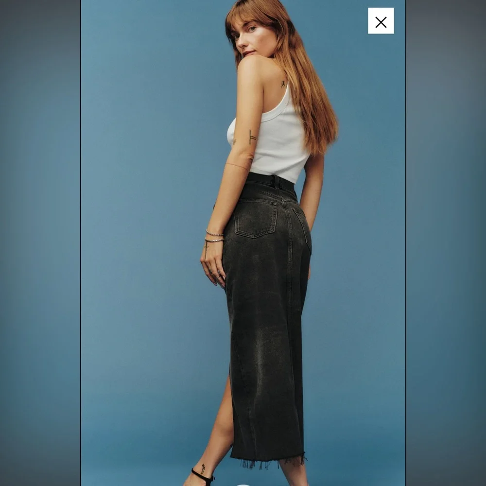 Reformation Nila Long Denim Skirt Black - Size 25 - Picture 3 of 4